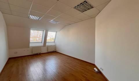 Prenájom kancelárii v Pod. Biskupiciach, 22,5 m2, 