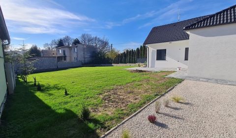 3.izbový Rodinný Dom Slnečný Pozemok 730m 