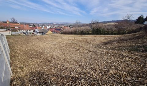 Výnimočný Slnečný pozemok Banka 1623m