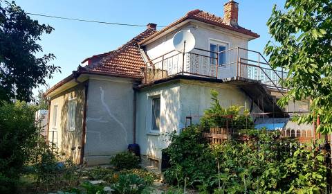 4.izbový rodinný dom pozemok 989 