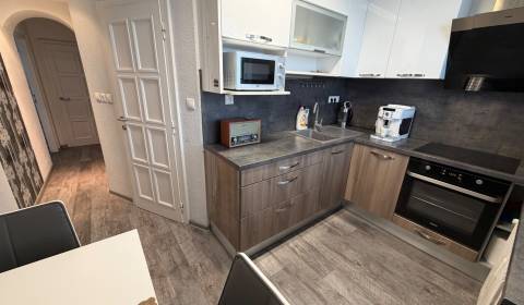 3 izbový byt s 3 balkónmi  Topoľčany