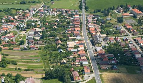 REZERVOVANÉ - Hozelec – Podiel na lesoch a spevnených plochách (URBÁR)