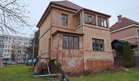 Dom na predaj Vráble, pozemok  1142 m2