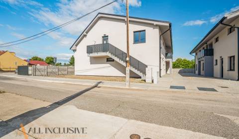 NA PREDAJ 3 IZBOVÉ BYTY V OBCI JANÍKY