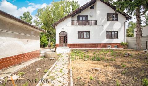 NA PREDAJ 8 IZBOVÝ POSCHODOVÝ RODINNÝ DOM, ŽIHÁREC