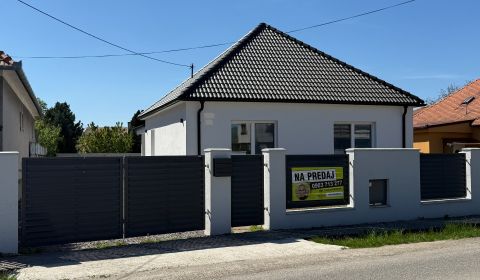 !!! ZNÍŽENÁ CENA !!! PREDAJ - RODINNÝ DOM - ČIERNE KĽAČANY