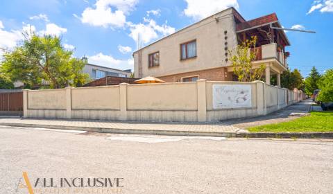 NA PREDAJ APARTMÁNOVÝ DOM VO VEĽKOM MEDERI