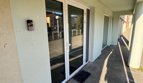 Prenájom obchod/kancelária NP nová kompletná rekonštrukcia, centrum PB