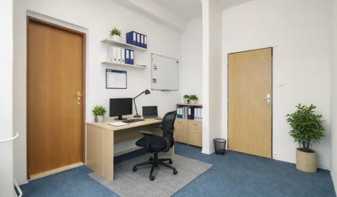 Prenájom od 11 m2 do 56 m2 kancelárie | Zlatovce
