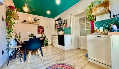 Meštiansky rodinný dom s garážou a pivnicou- v centre, Komárno