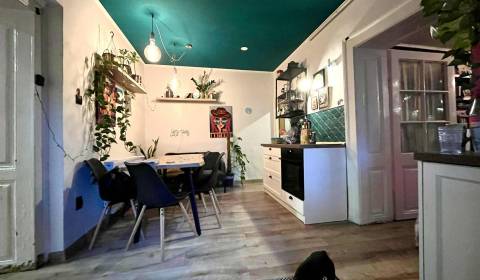 Prerobený 4-izbový meštiansky rodinný dom, Komárno