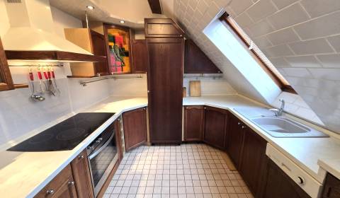 NA PRENÁJOM klimatizovaný  3-izbový byt Nitra_Centrum