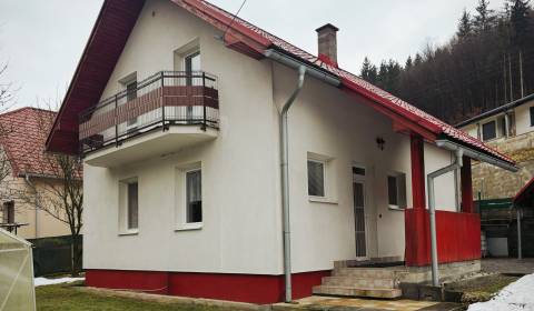EXKLUZÍVNE / RODINNÝ DOM NA PREDAJ V OBCI SÚĽOV