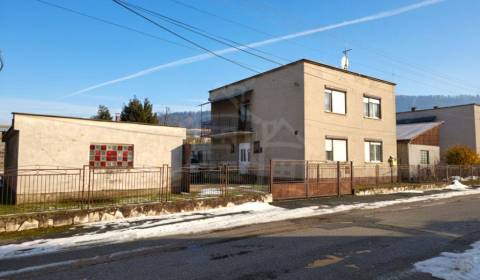 Tehlový dom s bohatou dispozíciou a veľkorysým pozemkom pre vašu rodin