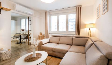 PREDAJ 2 izbový moderne zrekonštruovaný byt s klimatizáciou, CENTRUM