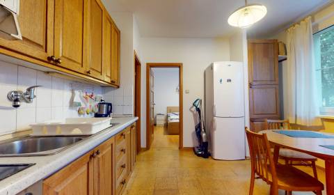 Veľkometrážny 3i byt s výťahom a pivnicou | Ružinov | 82m2