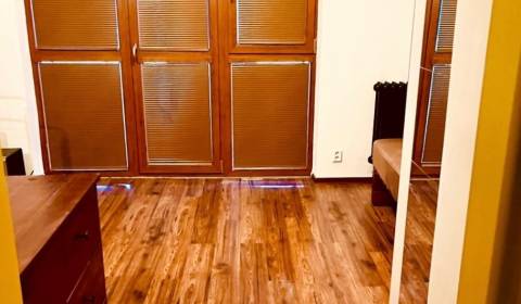 Garzónka M. Schneidra Trnavského, Dúbravka, veľká lodžia