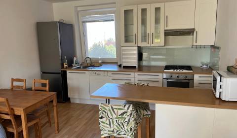 3-izb. byt, Palkovičova ul., Ružinov, lodžia, 4.p./12