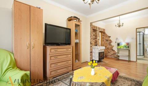 Na predaj 4-izb. rodinný dom s garážou, Okoč