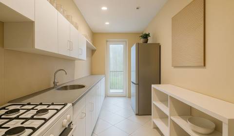 Predaj 3 izbový byt, 86 m2, Francisciho ul, Staré mesto, BAI .