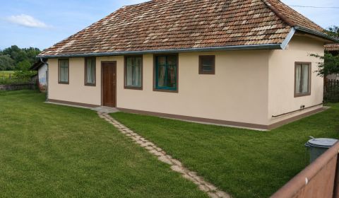 Dobré Reality ponúkajú na predaj vidiecky dom v obci Čata