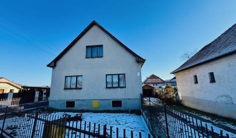 Na predaj 3 i RD v Partizánskom – Veľké Bielice, pozemok 446 m2