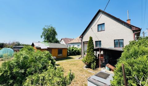Na predaj 3 i RD v Partizánskom – Veľké Bielice, pozemok 500 m2