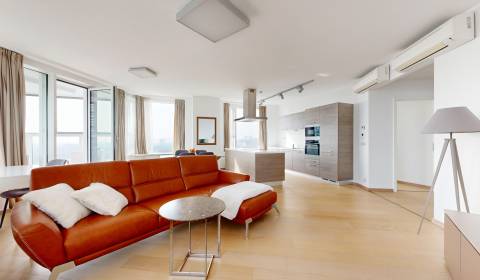 RIVERS | Veľkorysý byt s dvomi spálňami nad Dunajom