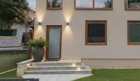 Výnimočný objekt v NR - Chrenová. Bývaj a podnikaj na jednom mieste.. 