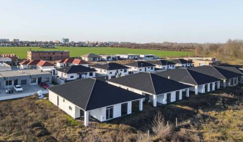 I PREDAJ novostavba 4i rodinného domu s terasou a záhradkou