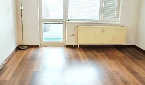 3 izbový byt pri električkovej trati s výhľadom na Draždiak