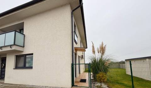 Moderný 3-izbový byt so záhradou Šamorín-Kráľovianky