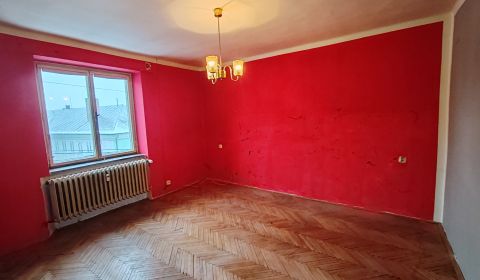 VEĽKÝ DVOJIZBOVÝ BYT 58M² + 2 PIVNICE, VRANOV