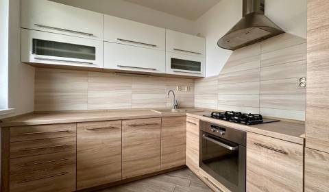 | PREDAJ | 3 izbový byt s veľkou loggiou – Banšelova, Ružinov