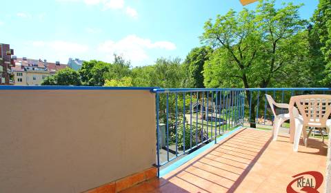 **BEZ PROVÍZIE**3-IZBOVÝ BYT S BALKÓNOM A LOGGIOU NA PALISÁDACH**     