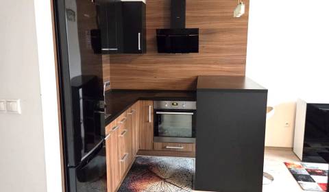 Prenajaté - 2.izbový byt s parkovaním v obci Hviezdoslavov