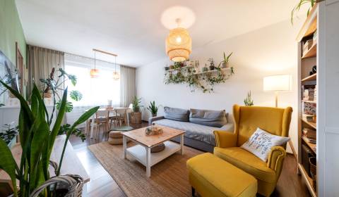 REZERVOVANÉ - 3,5 izbový byt kompletná rekonštrukcia