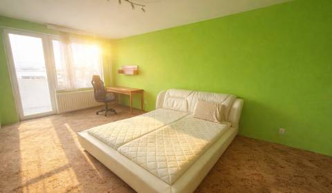 3-izbový byt na predaj Preseľany – balkón, garáž,75 m², okr.Topoľčany