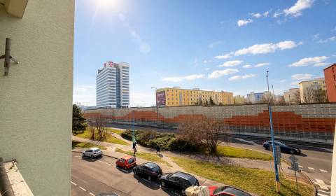 4 -IZB. BYT, PÔV. STAV, MARTINČEKOVÁ UL., BRATISLAVA