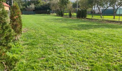 Stavebný pozemok – 10 minút od Bytče