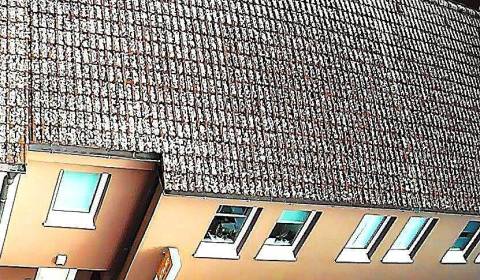 NA PREDAJ – polyfunkčný objekt v úplnom centre mesta Senec - obchodný 