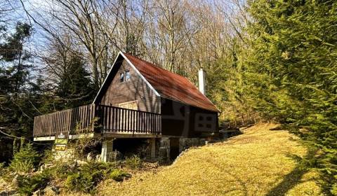 Zrekonštruovaná chata v Malých Karpatoch, Borinka, Košariská