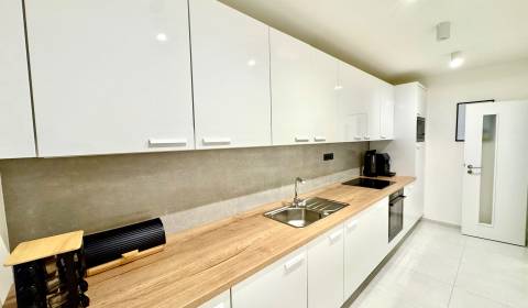 Na prenájom naozaj pekný, full zariadený 3i byt v Ružinove 