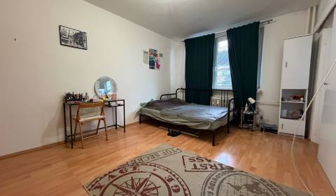 - PREDAJ - 1 IZBOVÝ BYT - BANŠELOVÁ