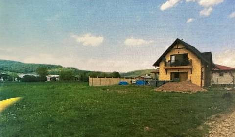 Stavebný rovinatý slnečný pozemok so sieťami, 650m2, Trenčín-Záblatie