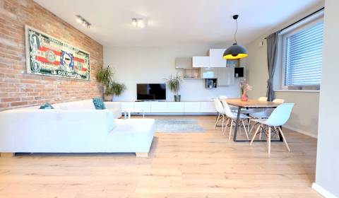 LUXUSNÝ 3i byt, TERASA, PARKING, KLÍMA, ZELENÁ HORKA, Ďumbierska ulica