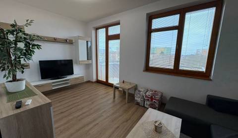 Na prenájom 2-izb. byt s balkónom v centre Dun. Streda