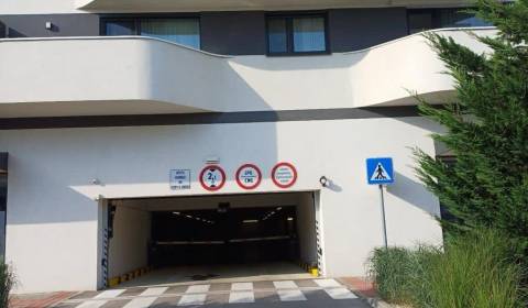 Na prenájom garážové státie v projekte Matadorka - Petržalka