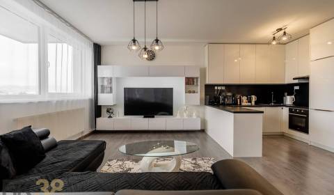 Exkluzívny 3-izbový byt v TOP lokalite v centre mesta