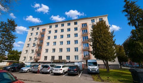 3 izbový tehlový byt 69m2 balkón, výťah Zvolen širšie centrum na preda